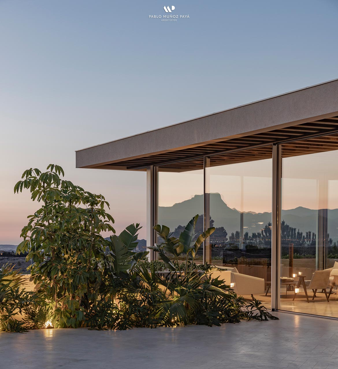 Pabellón exterior como ampliación de vivienda en la Pedrera - Pablo Muñoz Payá Arquitectos 2