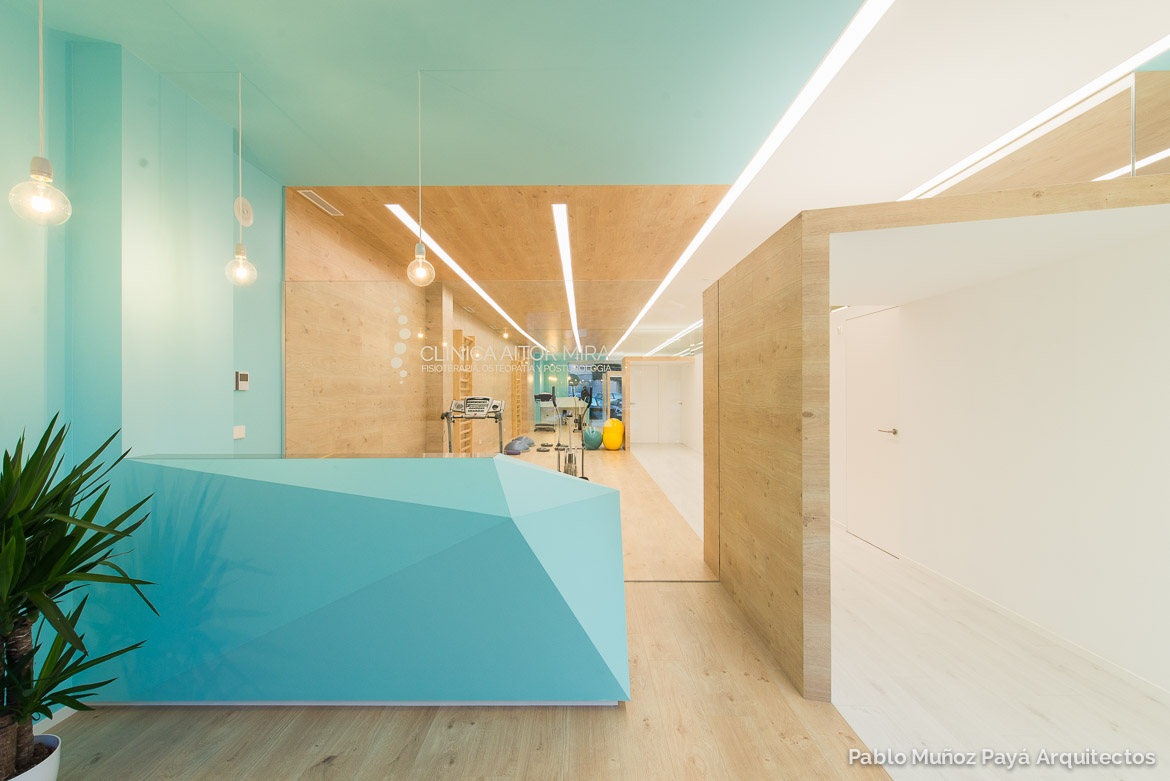Reforma integral y diseño interior clínica de fisioterapia Aitor Mira - Pablo Muñoz Payá Arquitectos