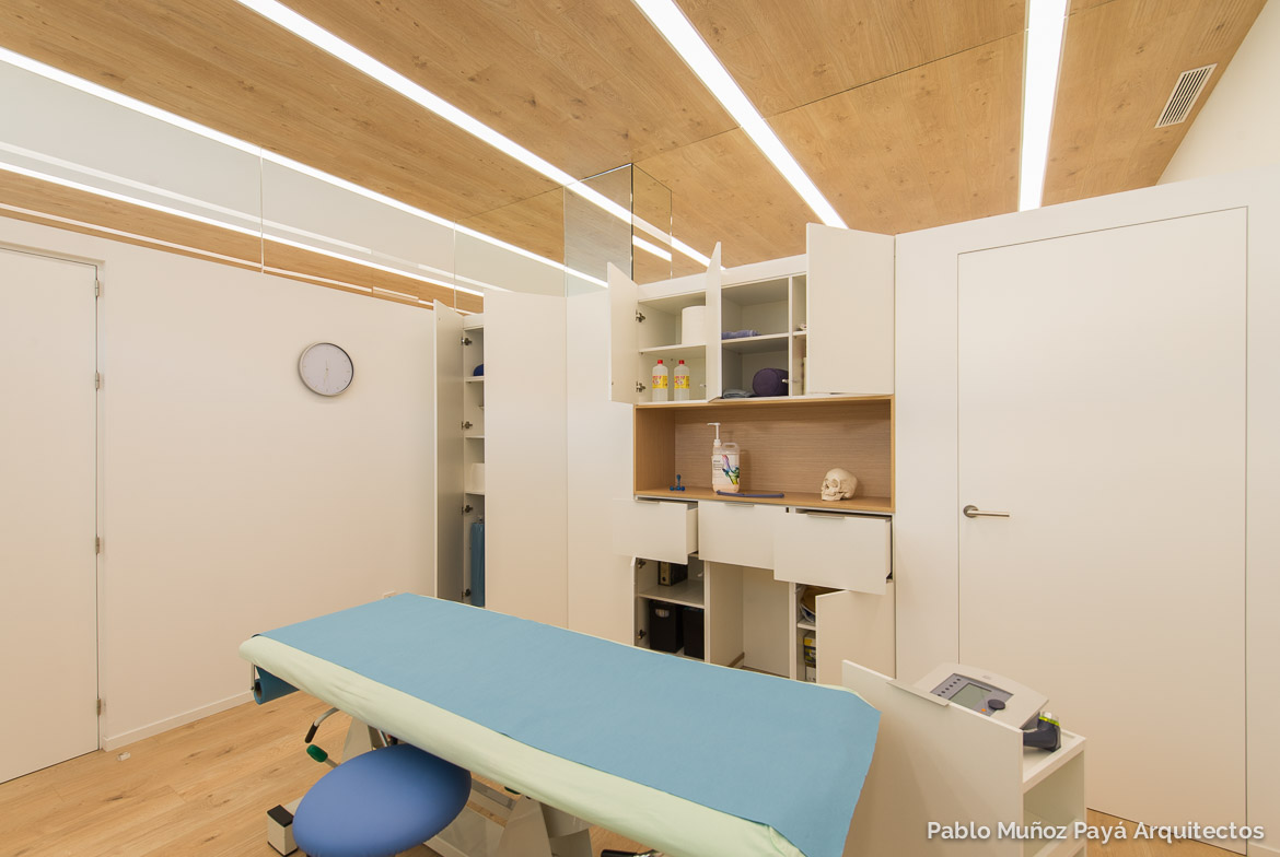 Reforma integral y diseño interior clínica de fisioterapia Aitor Mira - Pablo Muñoz Payá Arquitectos 12