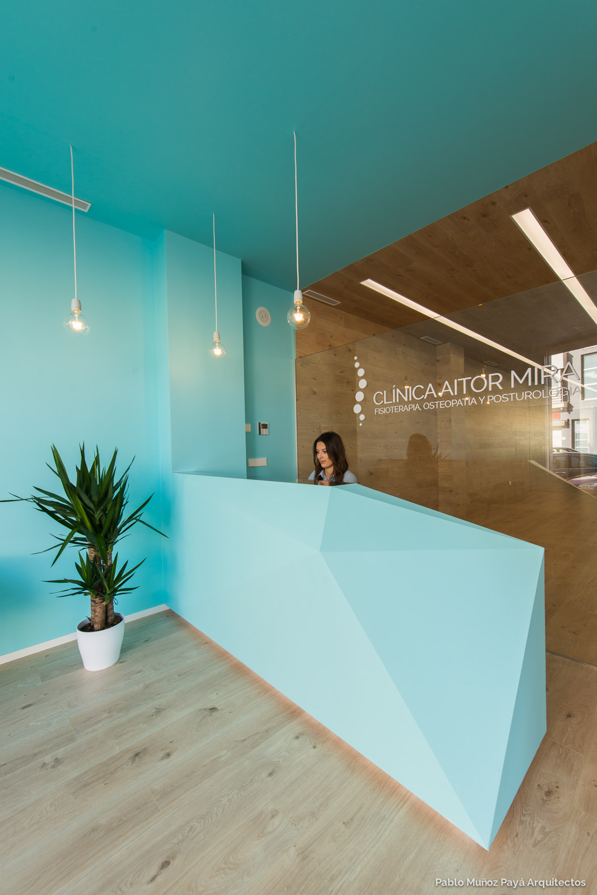 Reforma integral y diseño interior clínica de fisioterapia Aitor Mira - Pablo Muñoz Payá Arquitectos 2