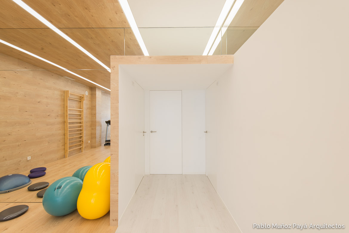 Reforma integral y diseño interior clínica de fisioterapia Aitor Mira - Pablo Muñoz Payá Arquitectos 22