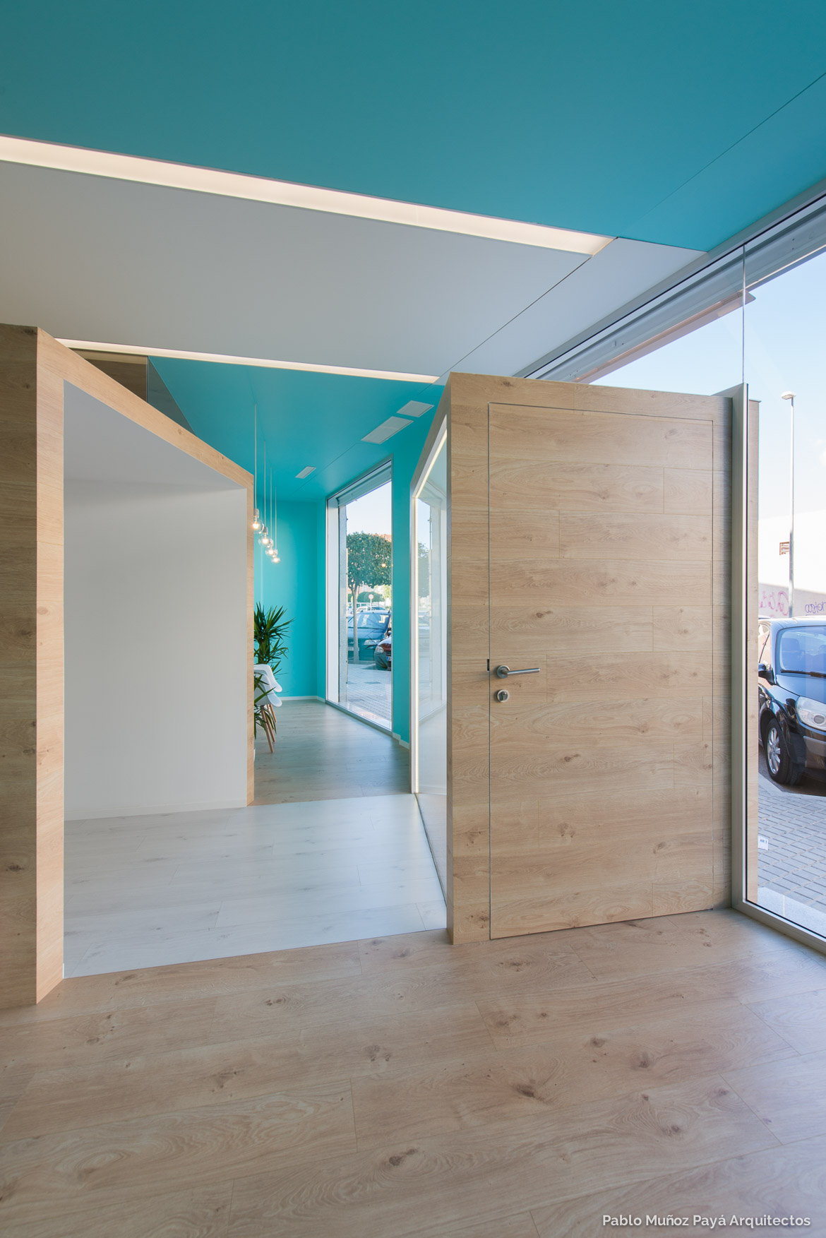 Reforma integral y diseño interior clínica de fisioterapia Aitor Mira - Pablo Muñoz Payá Arquitectos 25