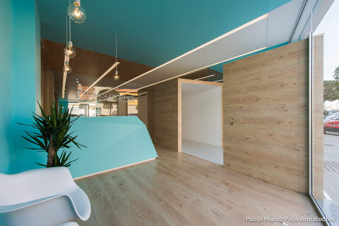 Reforma integral y diseño interior clínica de fisioterapia Aitor Mira - Pablo Muñoz Payá Arquitectos 3