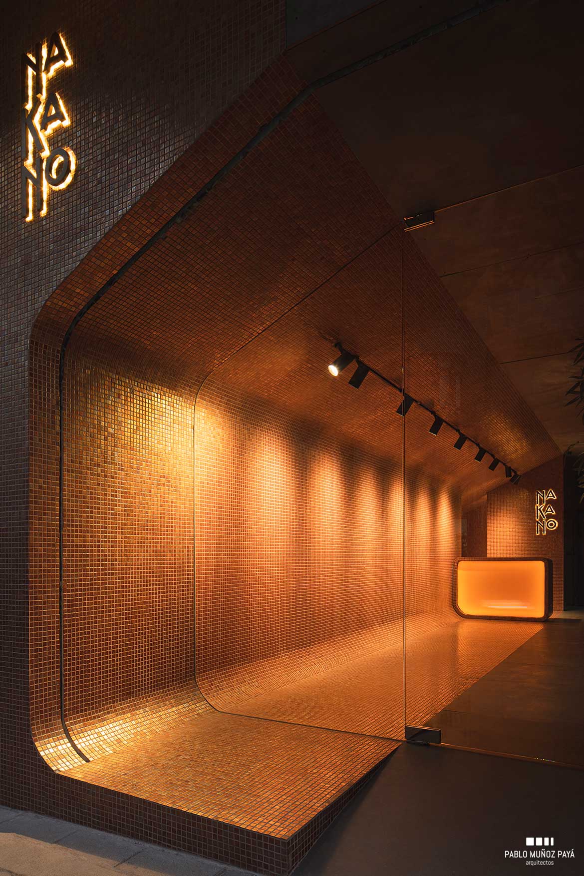 Reforma integral de local comercial de comida para llevar Nakano en Alicante - Pablo Muñoz Payá Arquitectos