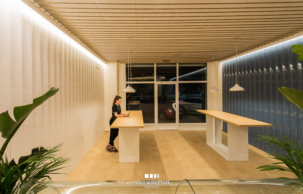 Reforma de local comercial de comida para llevar Trenta Tres Arroces en Petrer - Pablo Muñoz Payá Arquitectos 10