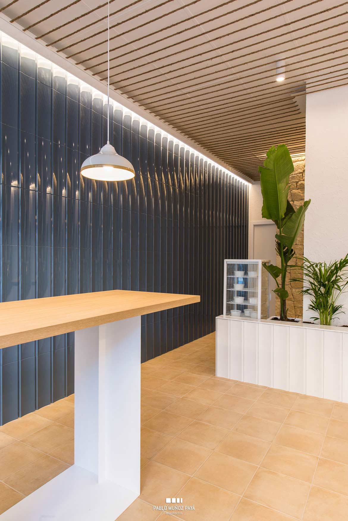 Reforma de local comercial de comida para llevar Trenta Tres Arroces en Petrer - Pablo Muñoz Payá Arquitectos 7