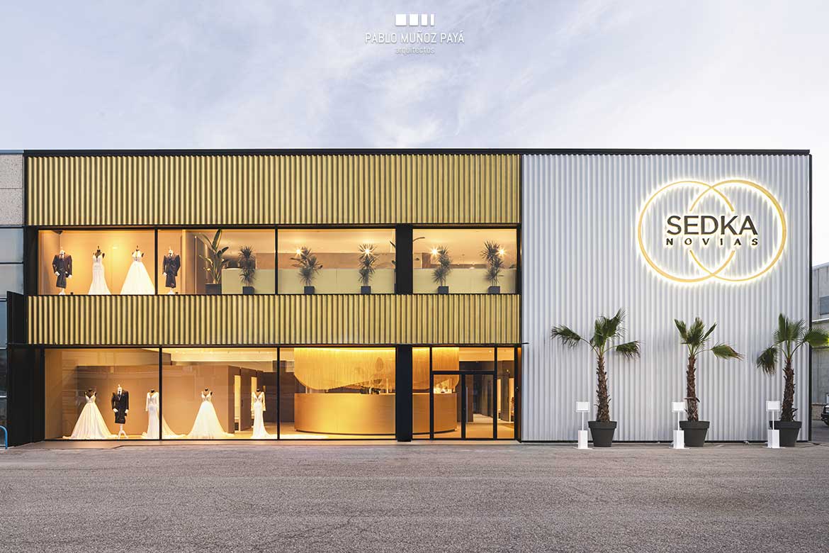 Reforma integral de tienda y espacio comercial Sedka Novias Madrid - Pablo Muñoz Payá Arquitectos 1