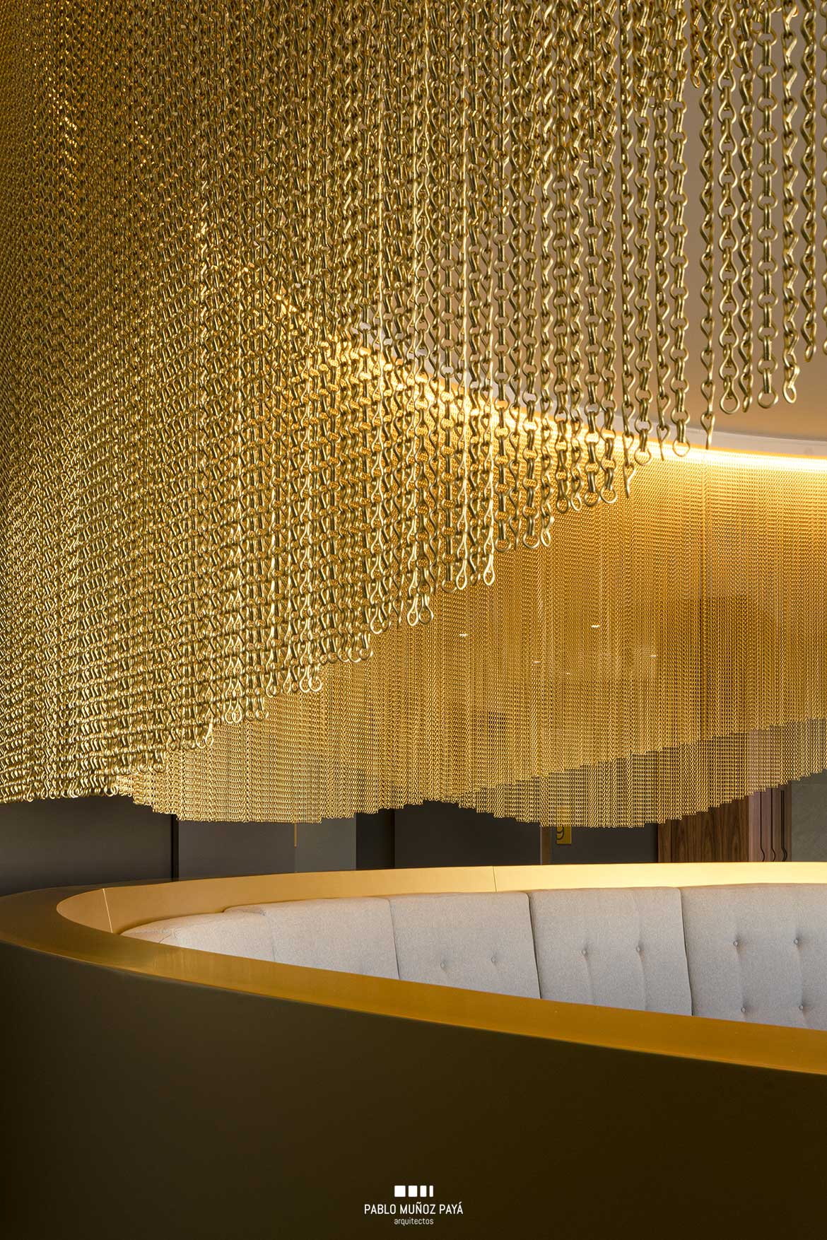 Reforma integral de tienda y espacio comercial Sedka Novias Madrid - Pablo Muñoz Payá Arquitectos 12