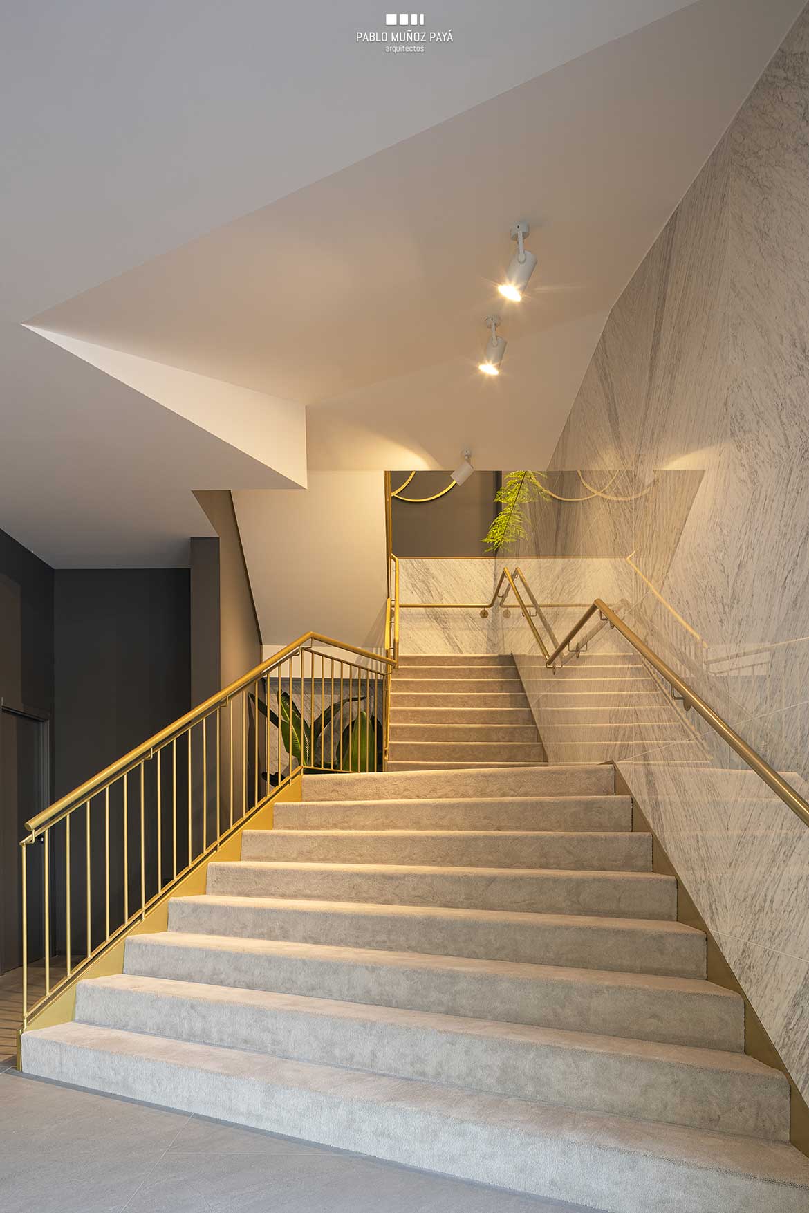 Reforma integral de tienda y espacio comercial Sedka Novias Madrid - Pablo Muñoz Payá Arquitectos 17