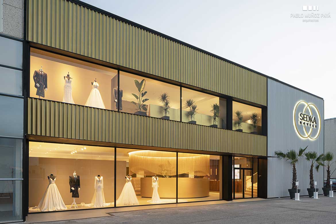 Reforma integral de tienda y espacio comercial Sedka Novias Madrid - Pablo Muñoz Payá Arquitectos 27